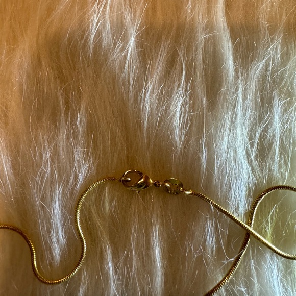 Stunning 18 K Garnet Like Oval Stone Cross Necklace - Picture 3 of 7